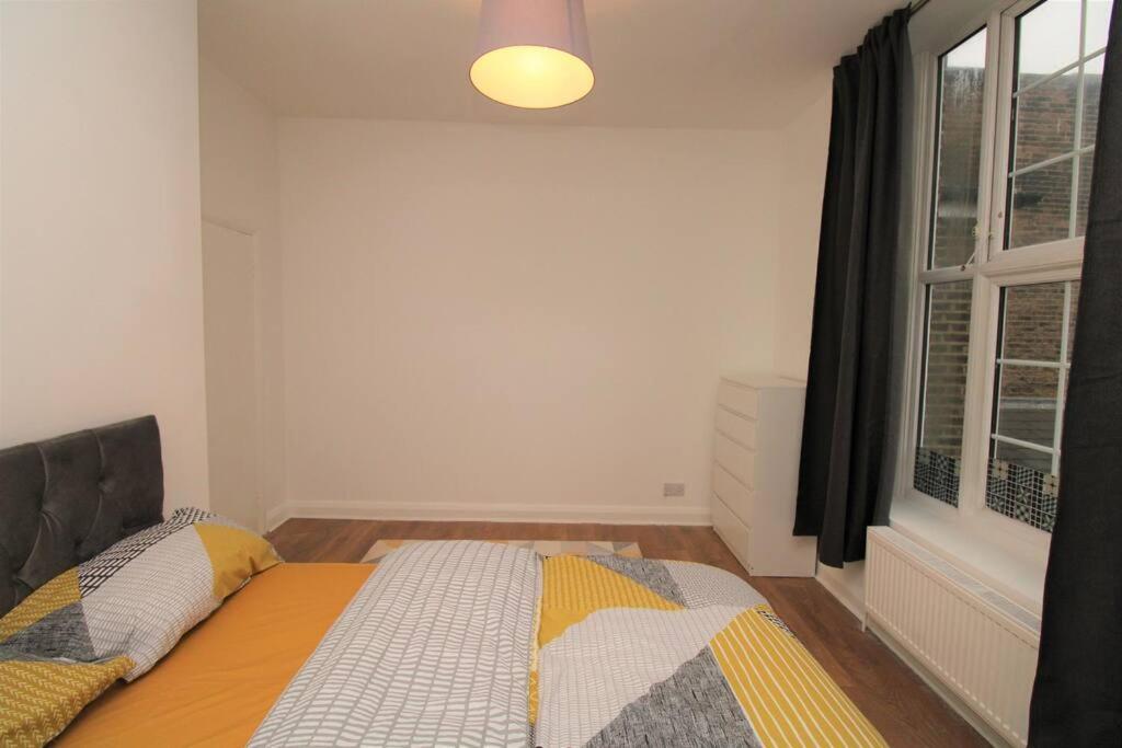 Ideal 2 Bed Flat Close To City Apartment London Exterior photo